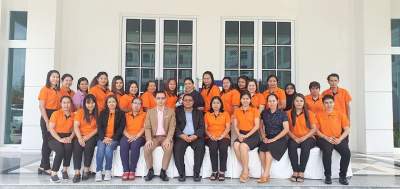 รุ่นที่ 1 BUU โครงการอบรมเชิงปฏิบัติการ หลักสูตร : แนวทางปฏิบัติการจัดซื้อจัดจ้าง การรับใยแจ้งปริมาณงาน (BOQ)ฯ ระหว่างวันที่ 21 - 23 ก.พ.2563 ณ โรงแรมชฎา แอท นคร จ.นครศรีธรรมราช