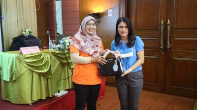 รุ่นที่ 9 BUU โครงการอบรมเชิงปฏิบัติการ หลักสูตร : วิธีปฏิบัติงานพัสดุและครุภัณฑ์ ตั้งแต่จัดซื้อจัดจ้าง จัดทำทะเบียนคุม การคำนวณค่าเสื่อมราคาสินทรัพย์ การบันทึกบัญชีสินทรัพย์ฯ ระหว่างวันที่ 26 - 28 กันยายน 2563 ณ โรงแรมบีพีแกรนด์ ทาวเวอร์ หาดใหญ่ จ.สงขลา